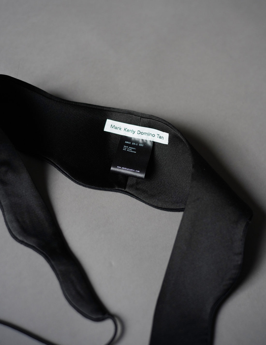 Mark Kenly Domino Tan | Aroi Collar・Black