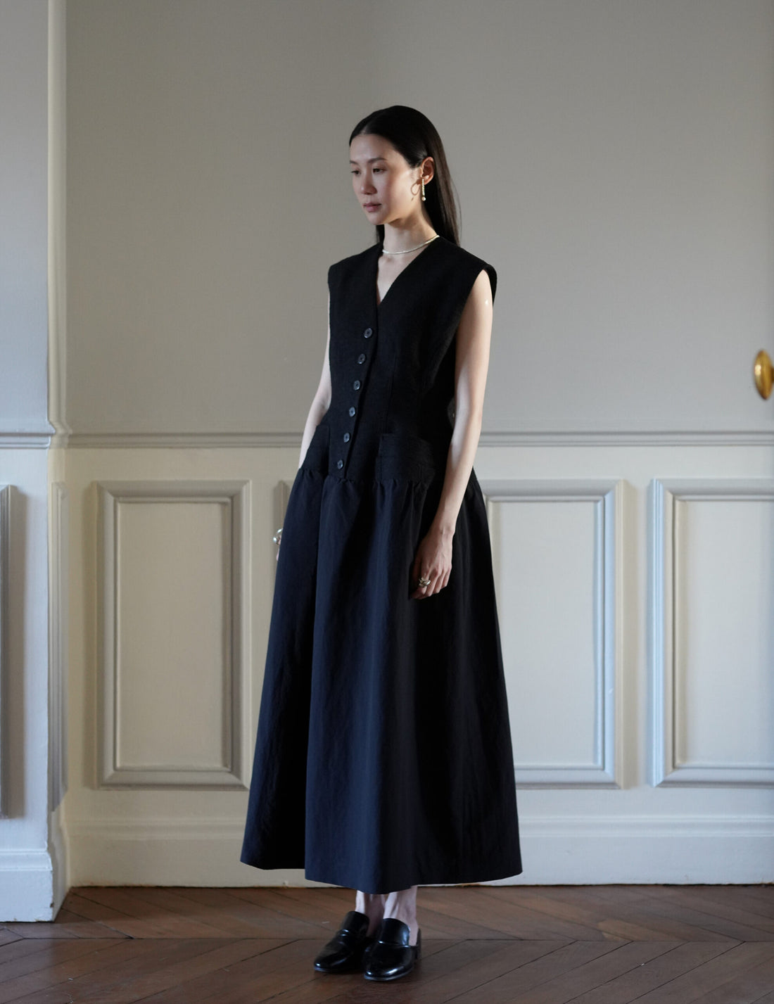 SANDBEIGE | LOUVE Dress・Black