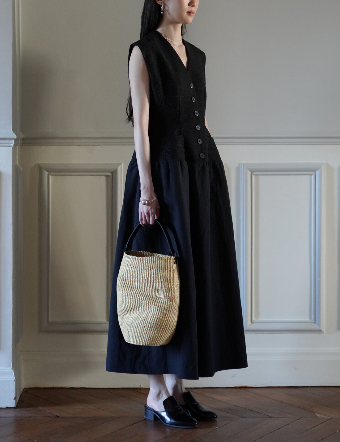 INES BRESSAND | Akamae Crumpled Woven Bag N.40・Black