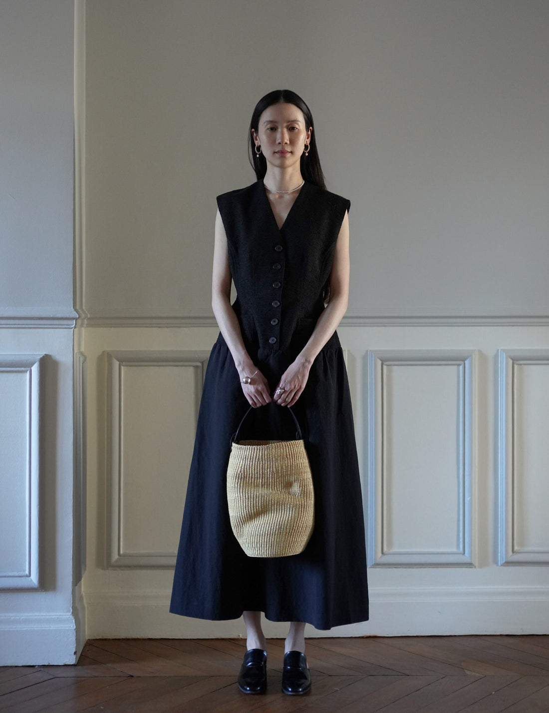 SANDBEIGE | LOUVE Dress・Black