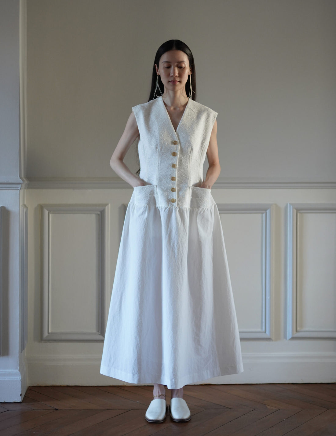 SANDBEIGE | LOUVE Dress・White