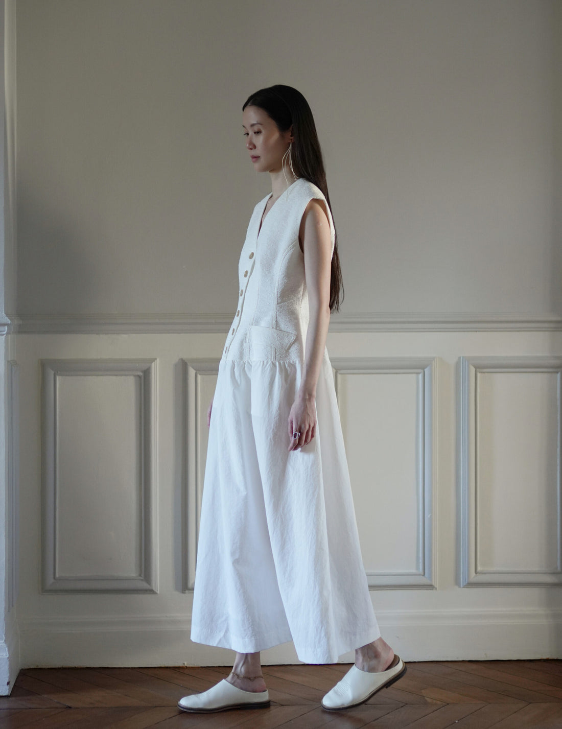 SANDBEIGE | LOUVE Dress・White