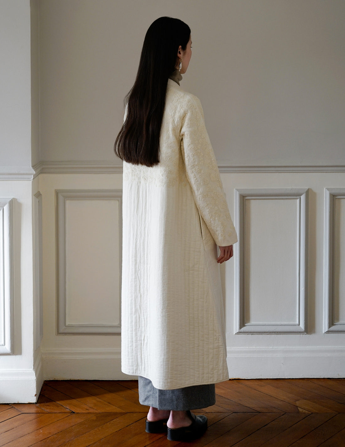 Manteau matelassé RITA avec broderie de fleurs ・ Ivoire