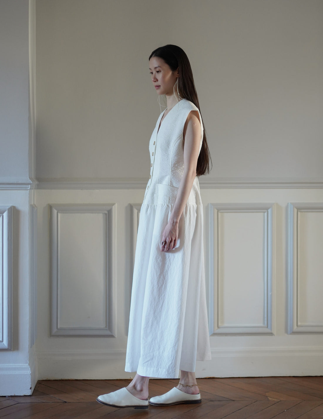 SANDBEIGE | LOUVE Dress・White