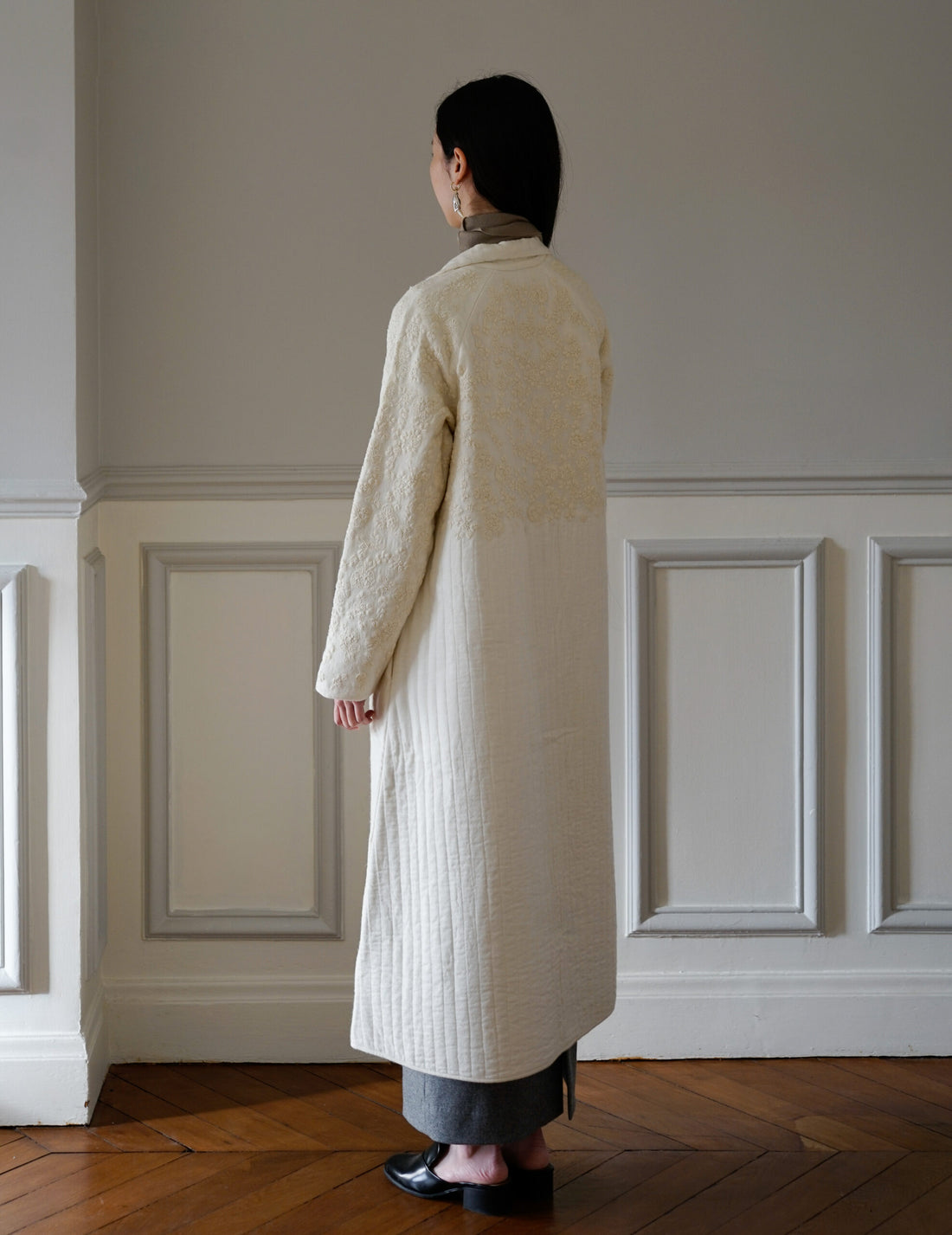 Manteau matelassé RITA avec broderie de fleurs ・ Ivoire