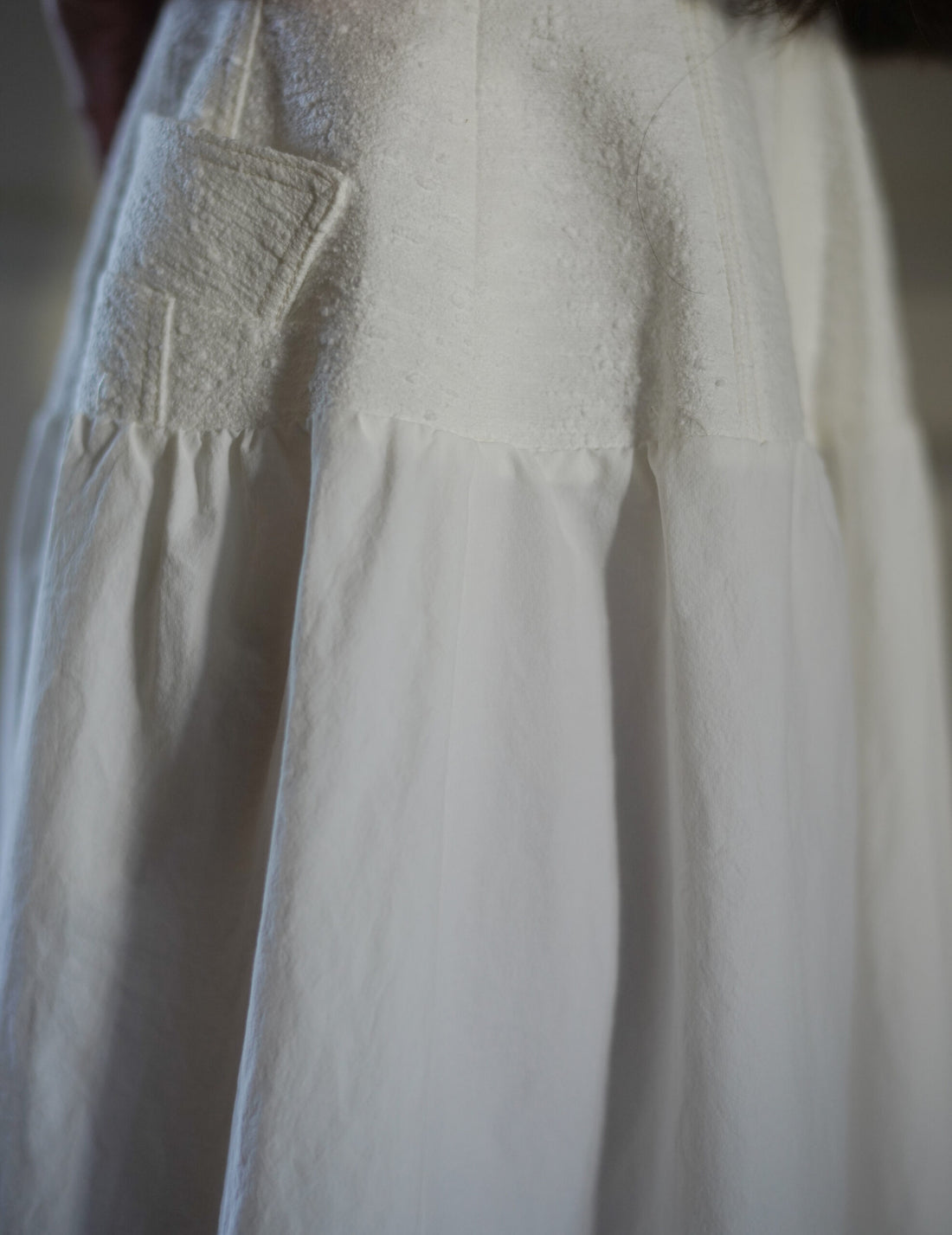 SANDBEIGE | LOUVE Dress・White