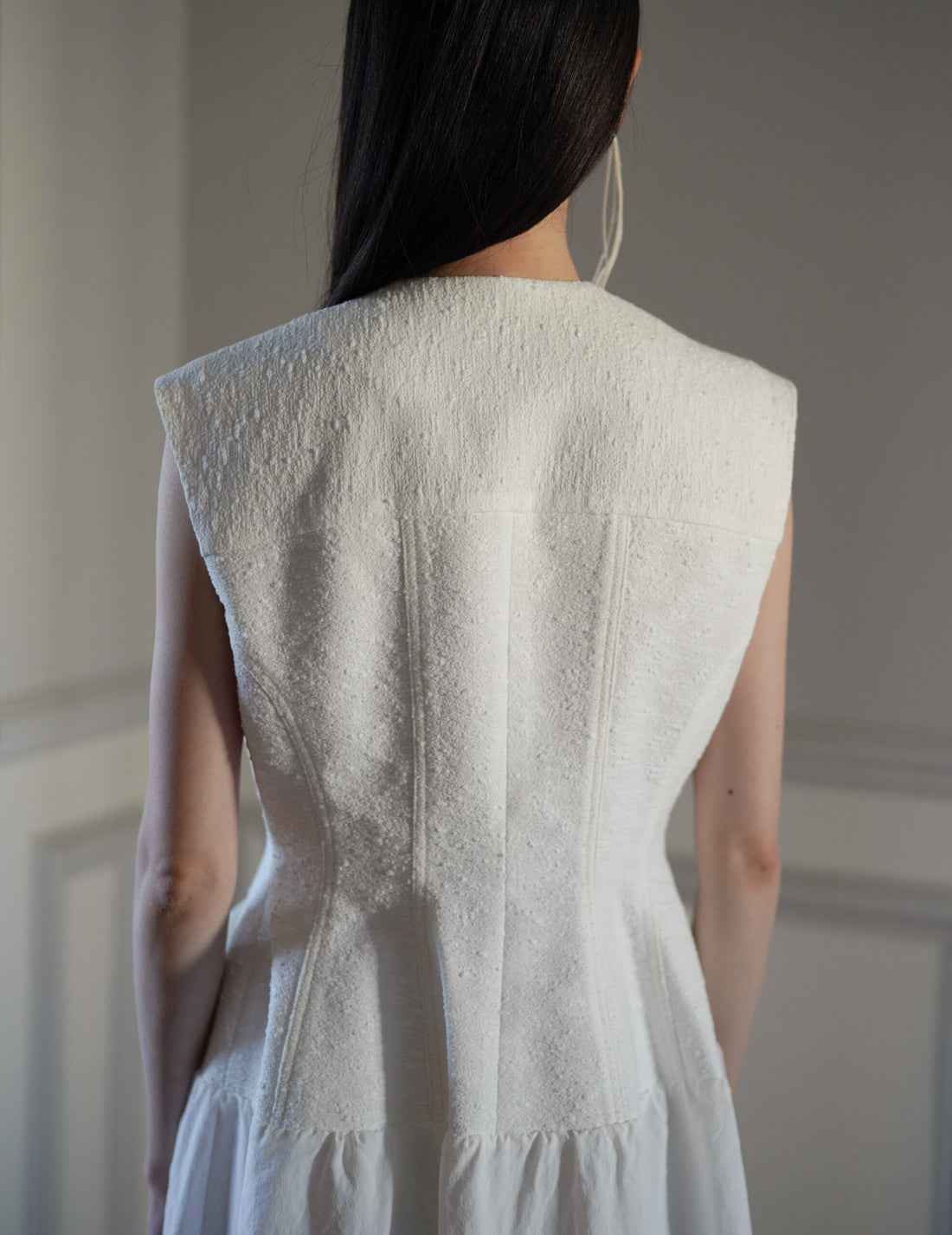 SANDBEIGE | LOUVE Dress・White