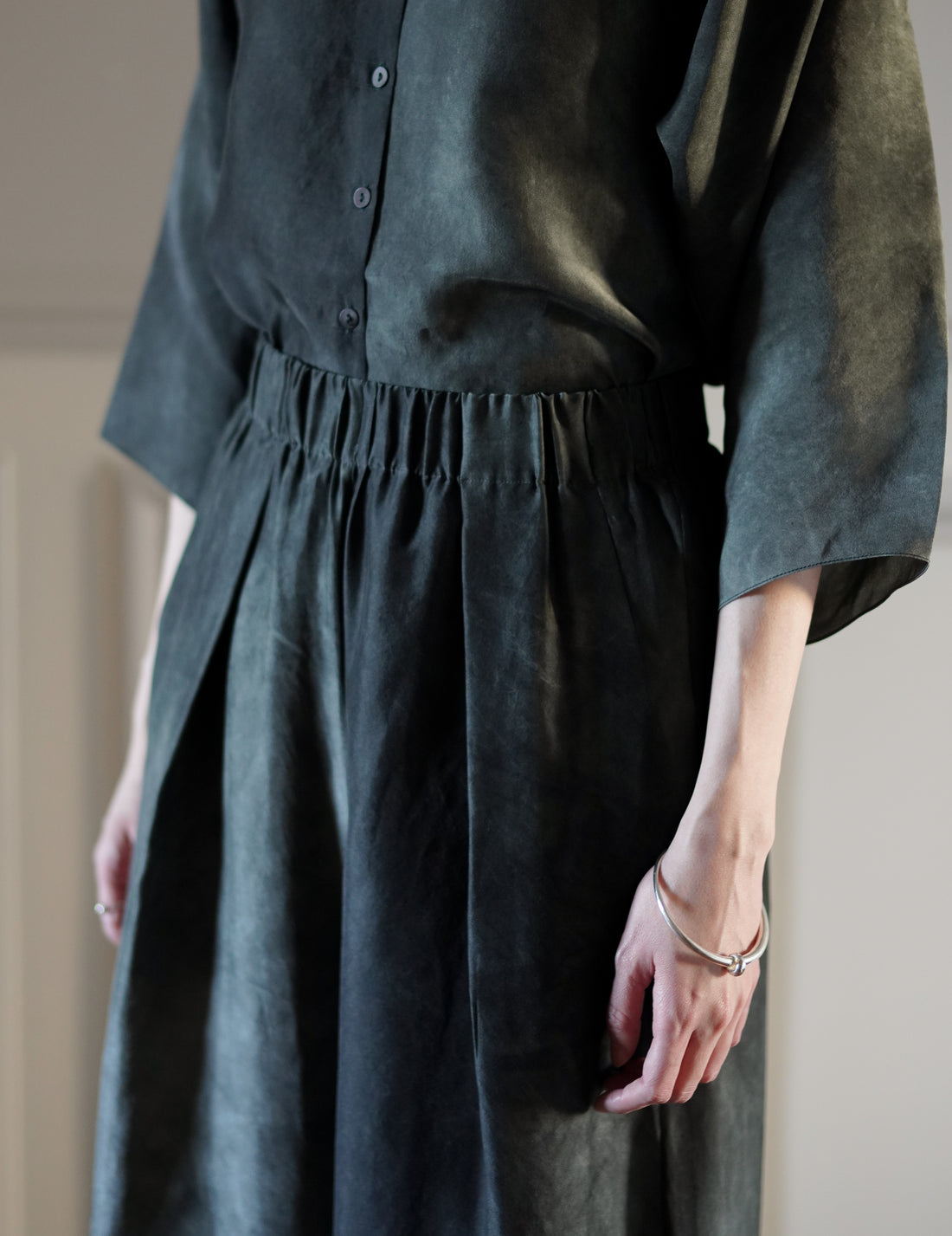 Cortana | Dali Silk Pants・Smoky Blue