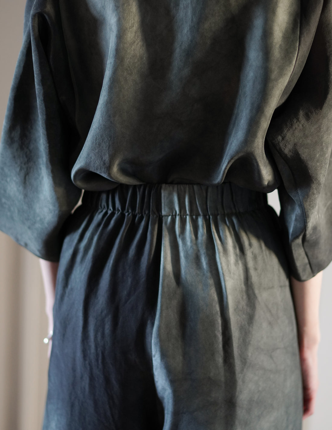 Cortana | Dali Silk Pants・Smoky Blue