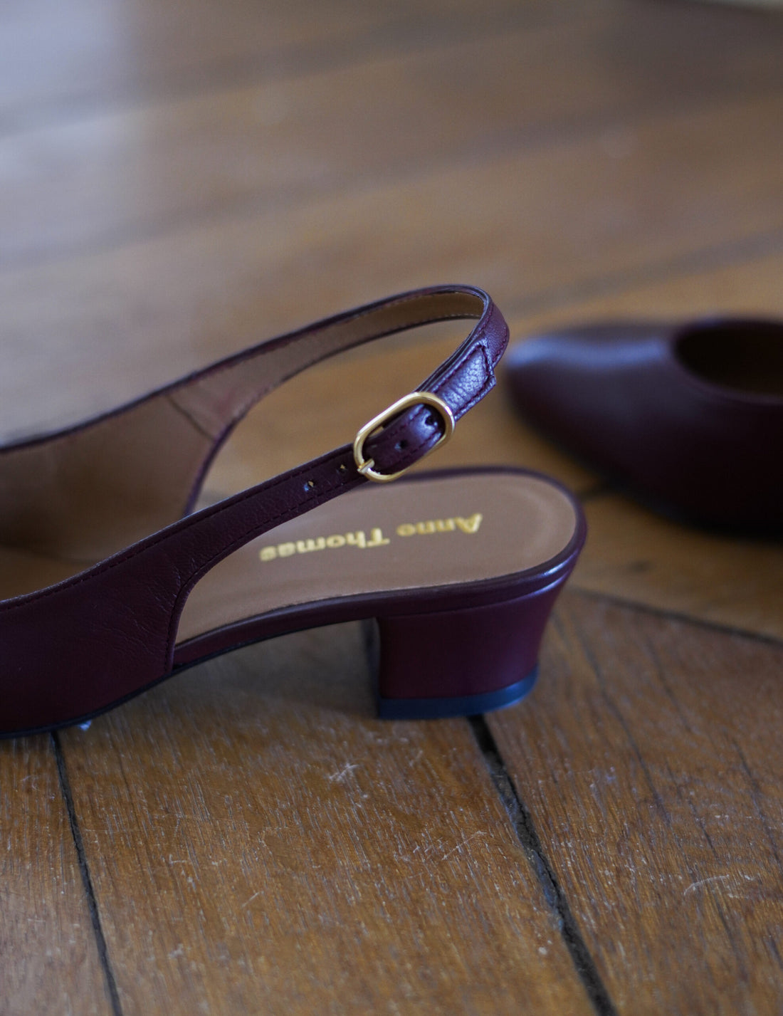 ANNE THOMAS | Anita Slingback Heels・Guiana