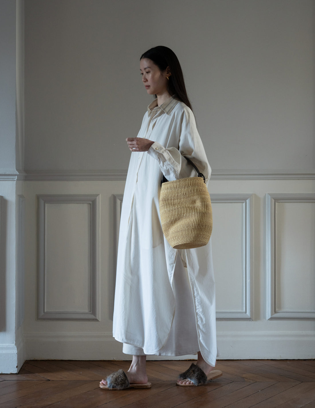 INES BRESSAND | Akamae Crumpled Woven Bag N.40・Black