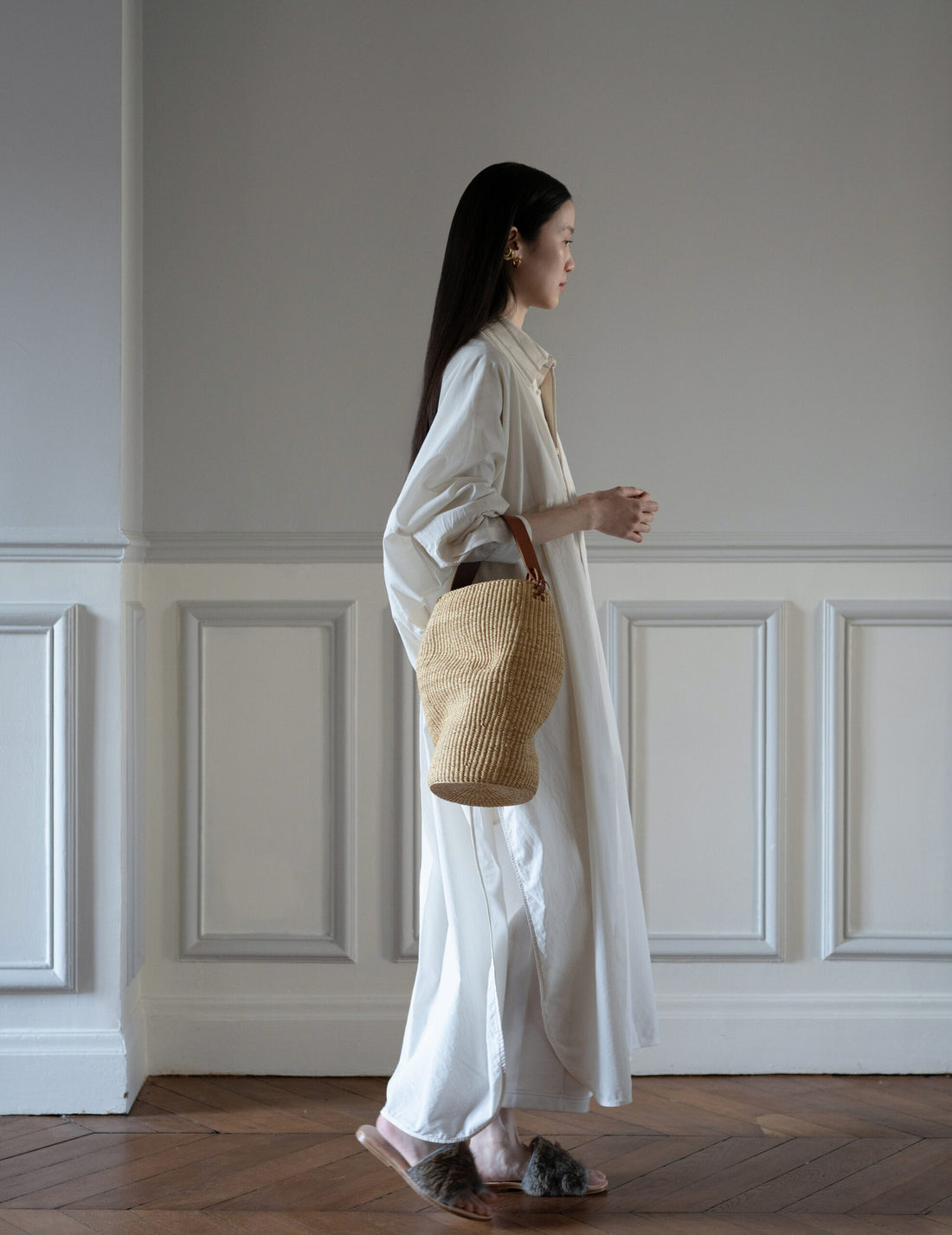 INES BRESSAND | Akamae Crumpled Woven Bag N.40・Brown