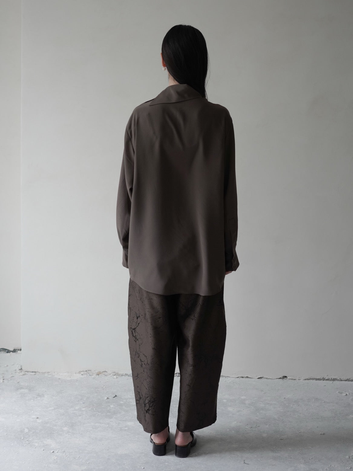 Asymmetrical Multi-Buttoned Silk Blouse・Dark Taupe
