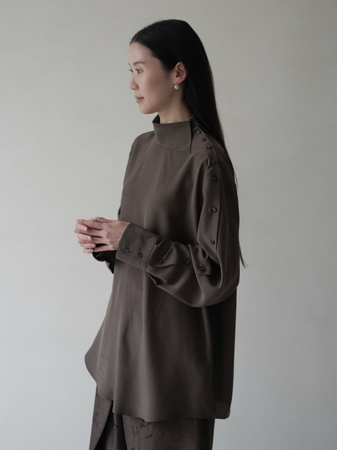 Asymmetrical Multi-Buttoned Silk Blouse・Dark Taupe