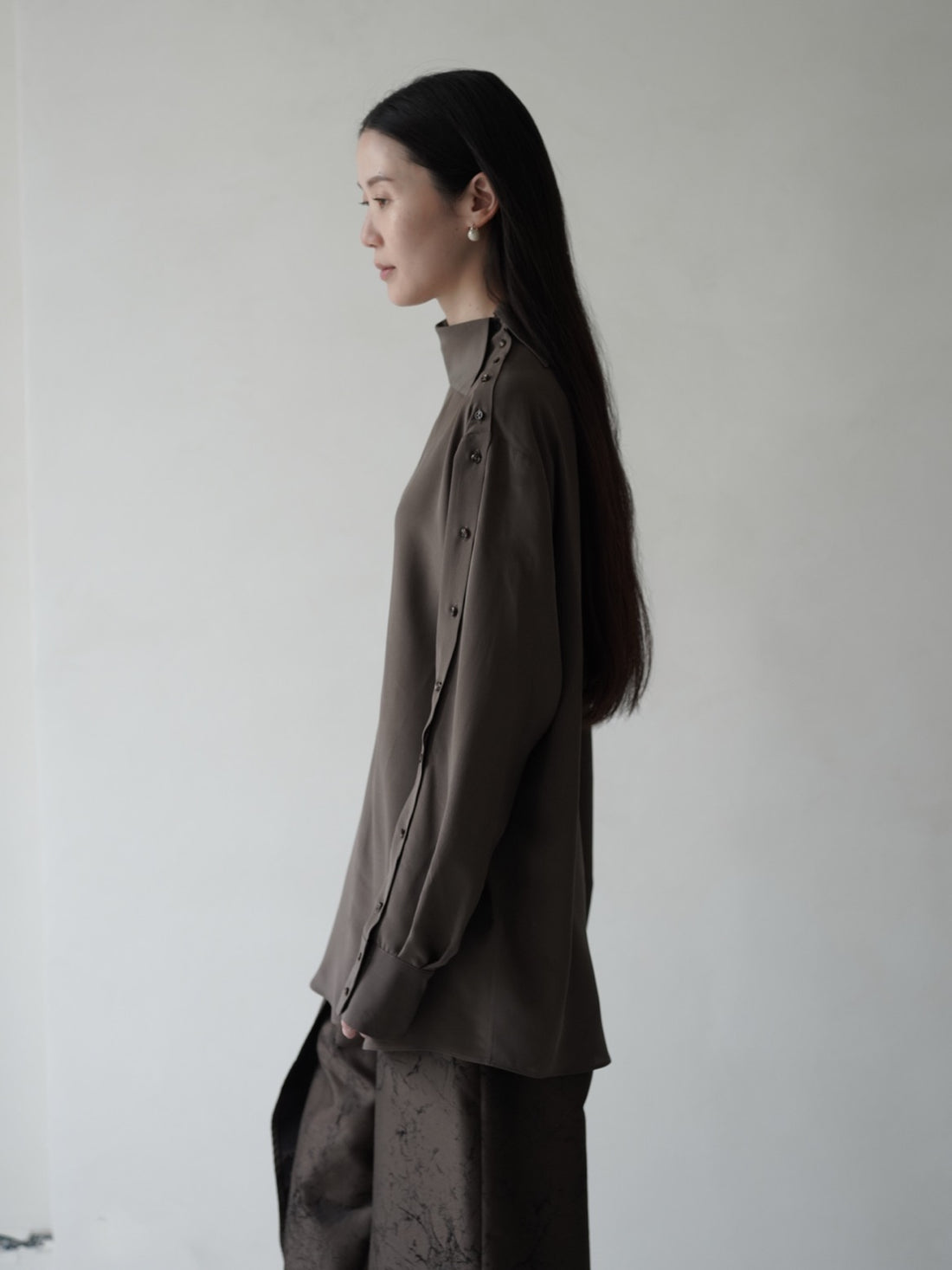 Asymmetrical Multi-Buttoned Silk Blouse・Dark Taupe