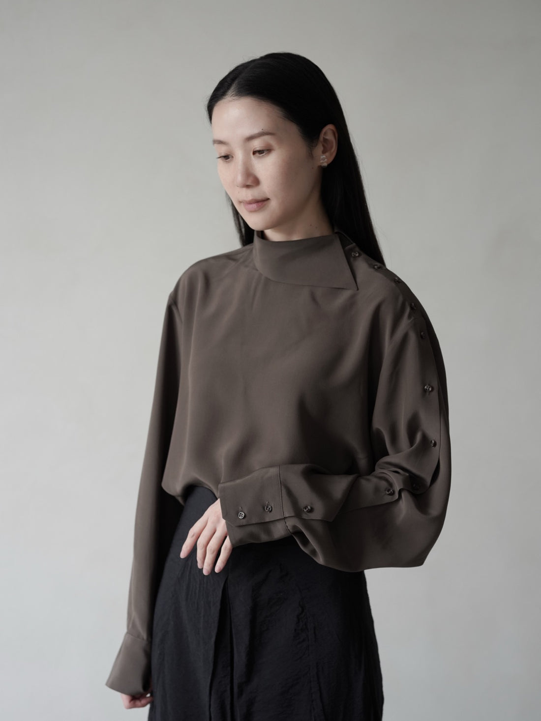 Asymmetrical Multi-Buttoned Silk Blouse・Dark Taupe