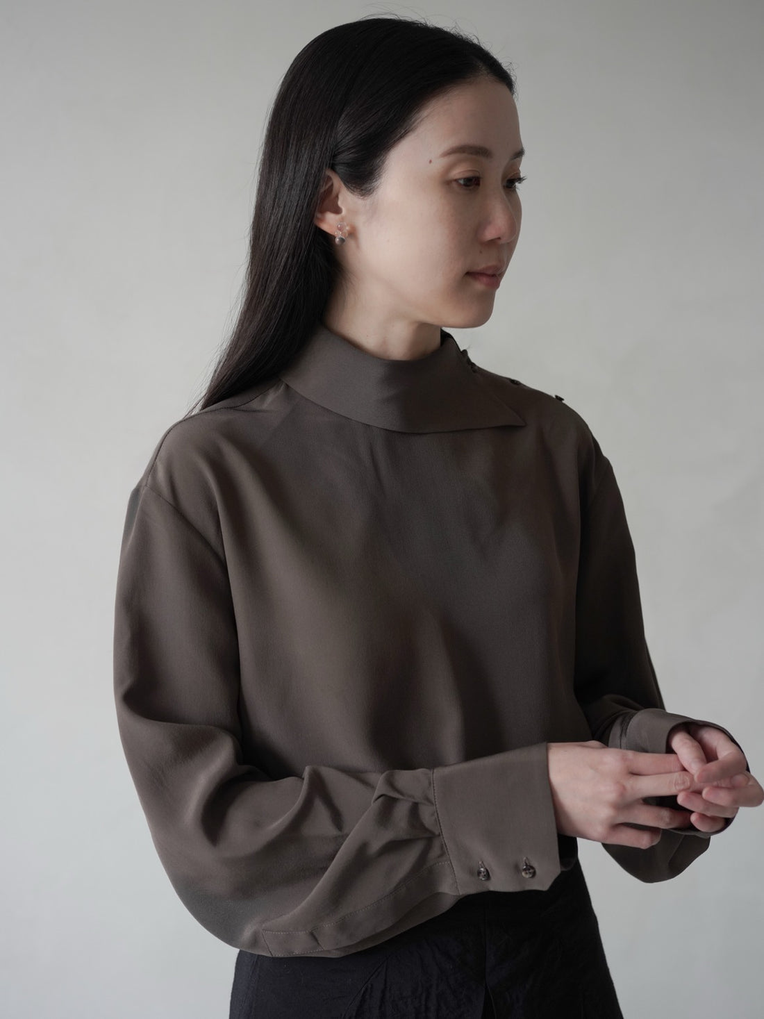 Asymmetrical Multi-Buttoned Silk Blouse・Dark Taupe