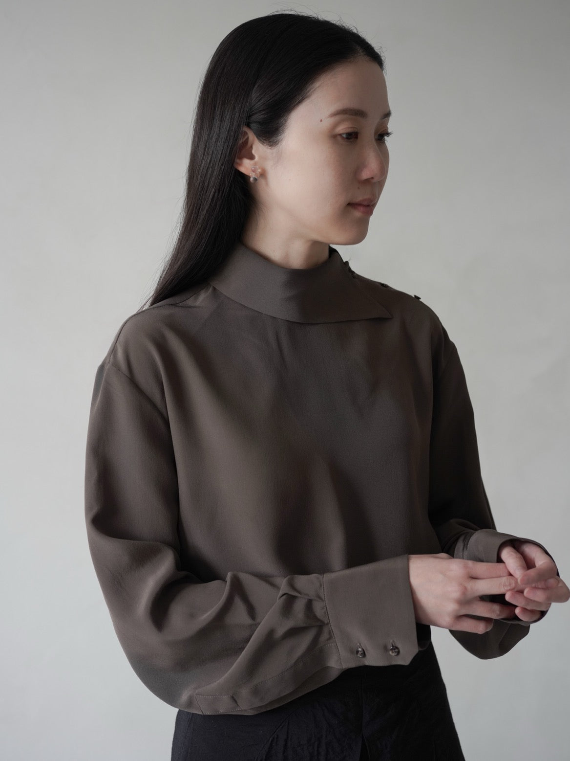 Asymmetrical Multi-Buttoned Silk Blouse・Dark Taupe