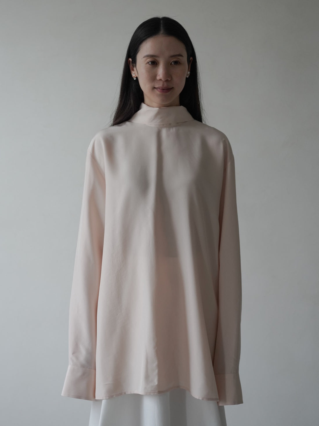 Collar Tie Back Silk Blouse・Nude