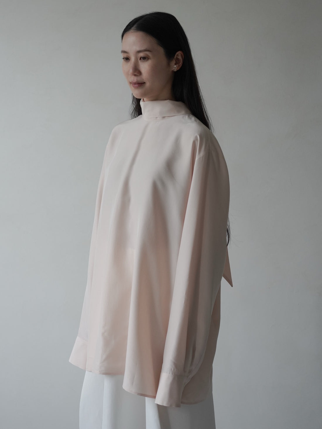 Collar Tie Back Silk Blouse・Nude