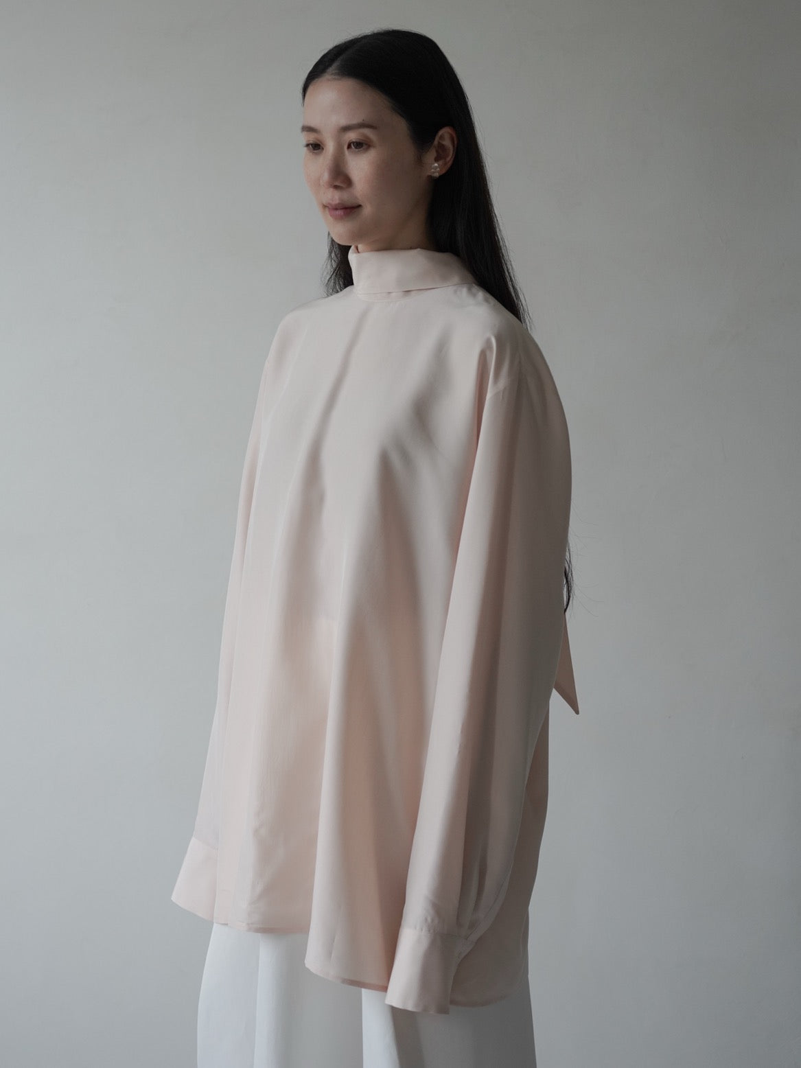 Collar Tie Back Silk Blouse・Nude