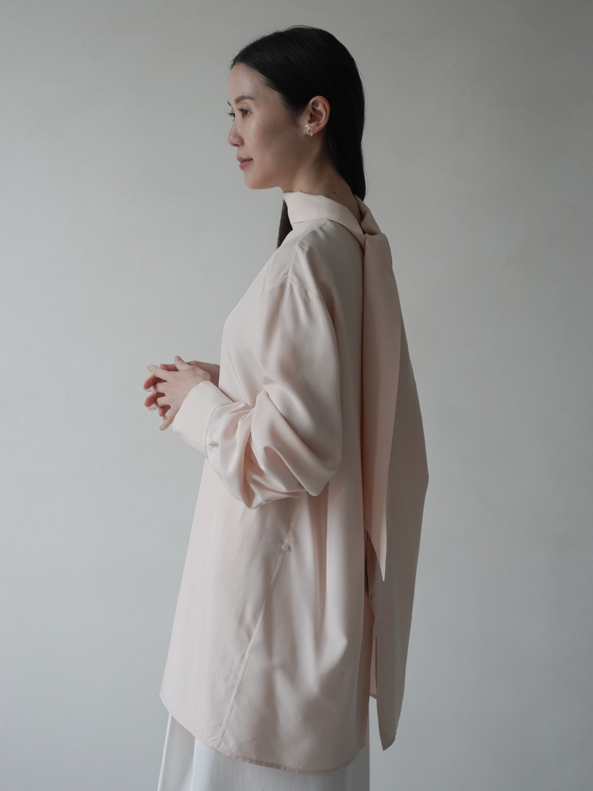 Collar Tie Back Silk Blouse・Nude