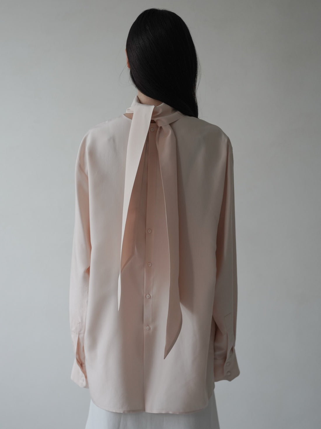 Collar Tie Back Silk Blouse・Nude