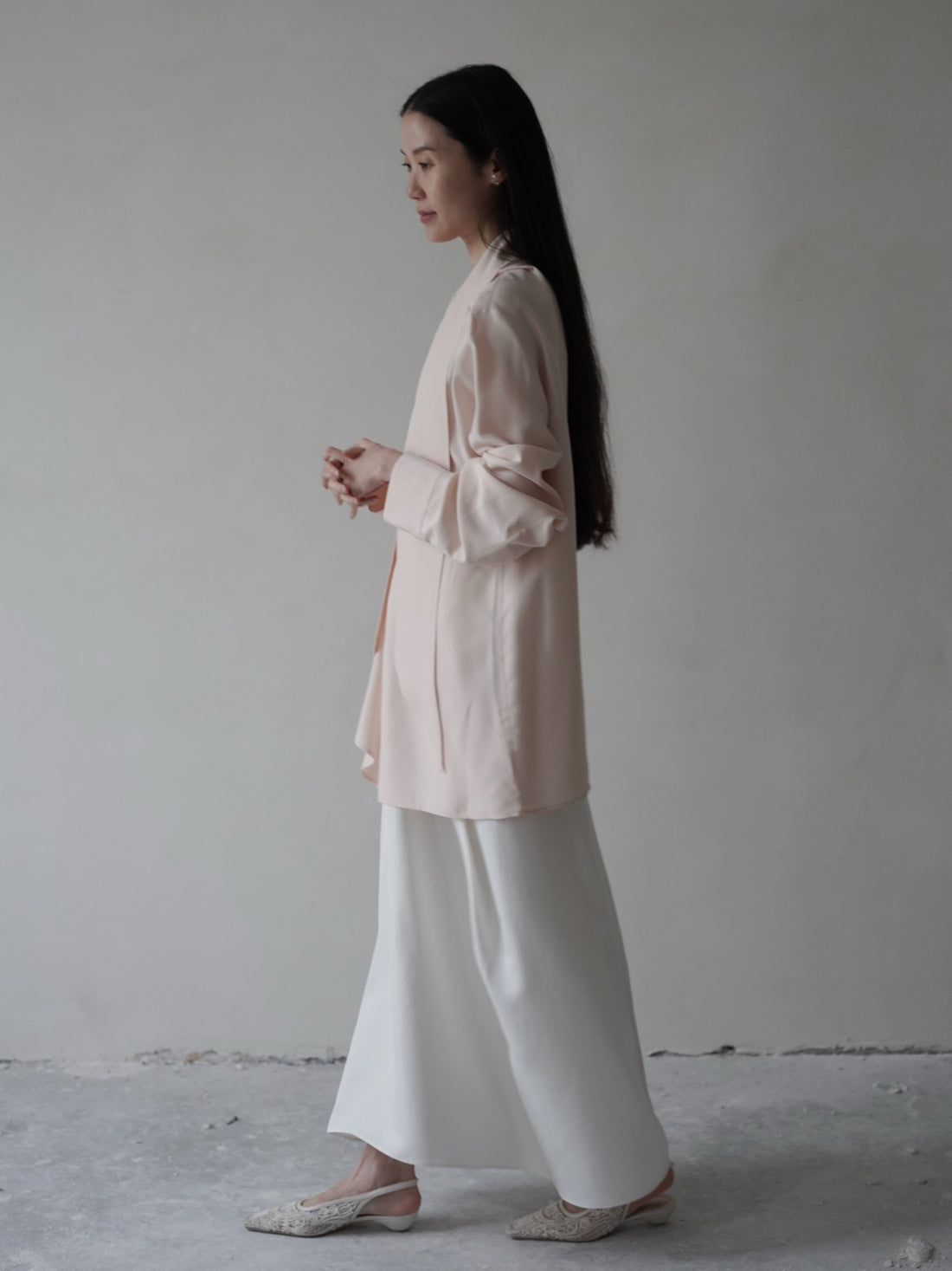 Collar Tie Back Silk Blouse・Nude