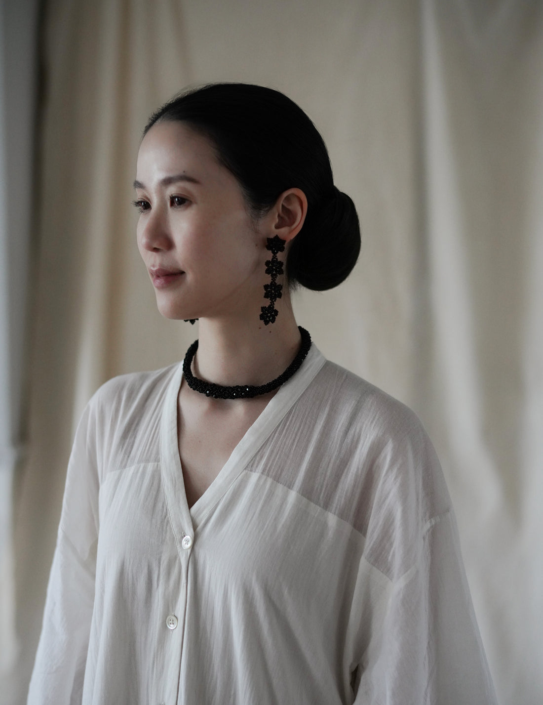 Beaded Flower Earrings・Black