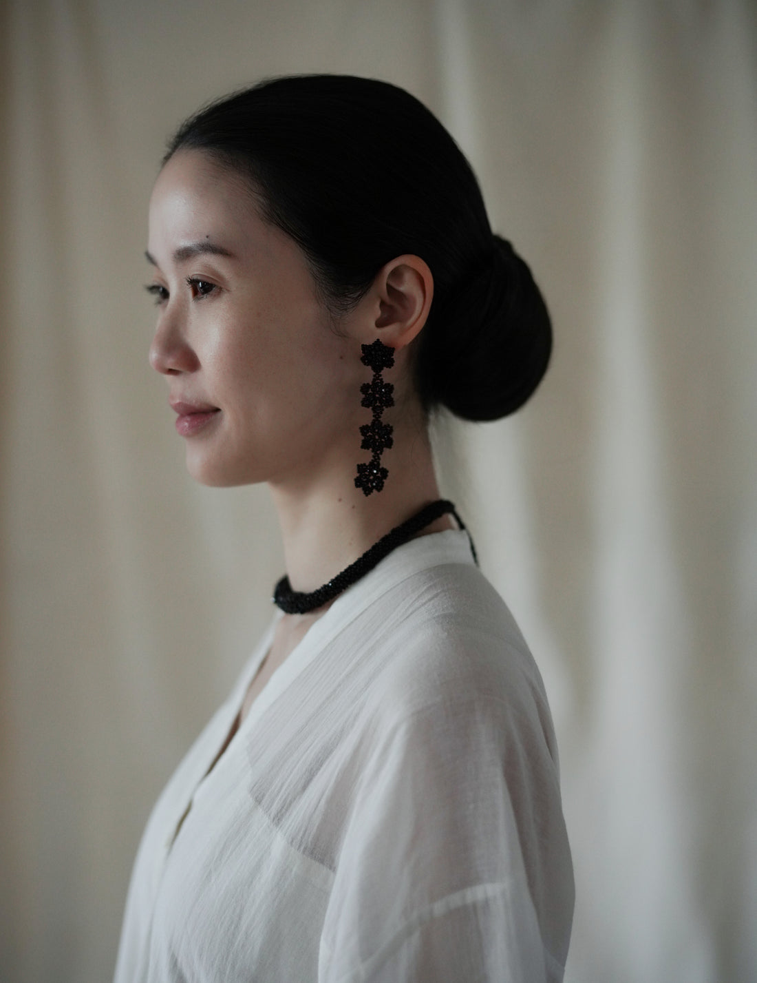 Beaded Flower Earrings・Black