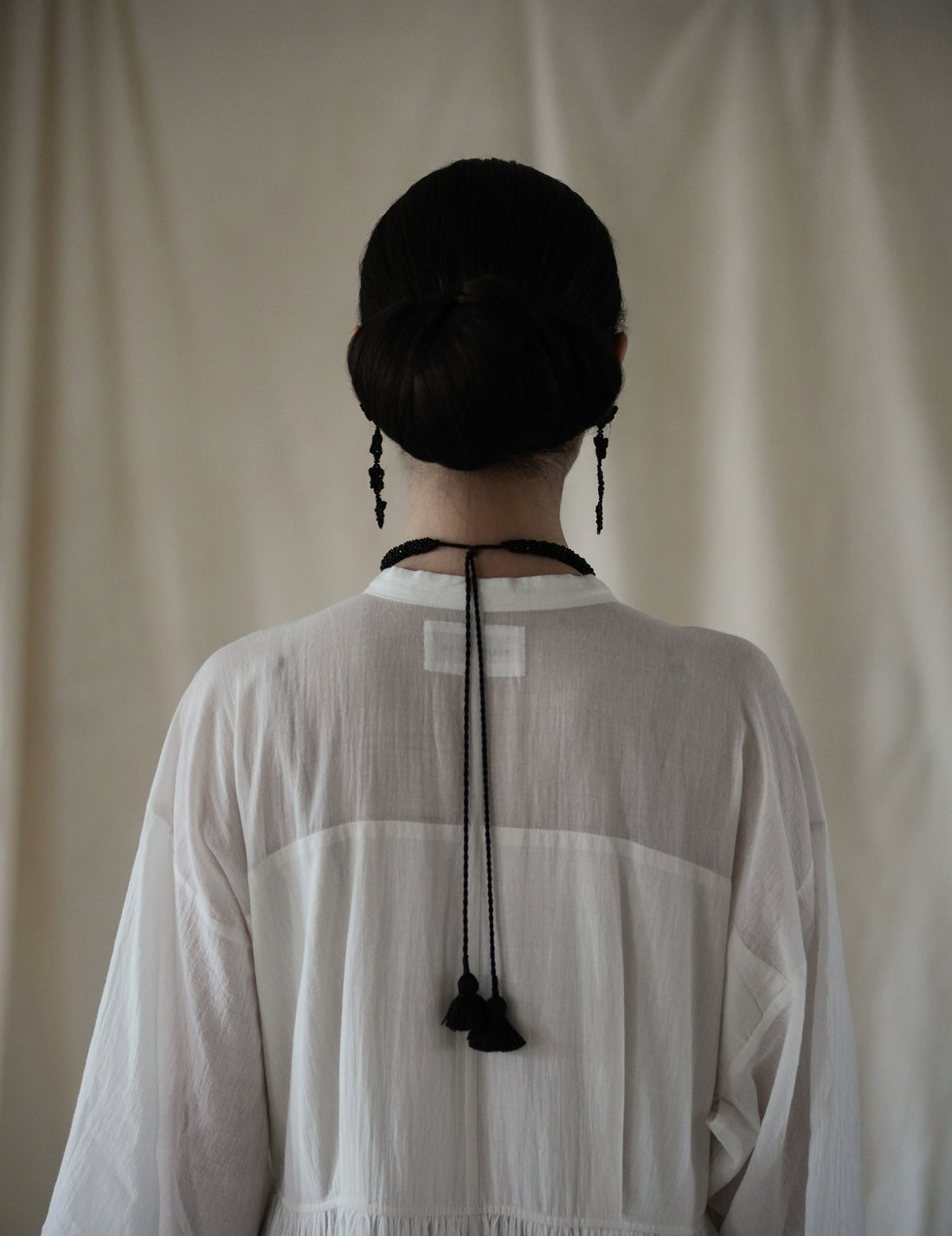 Beaded Flower Earrings・Black