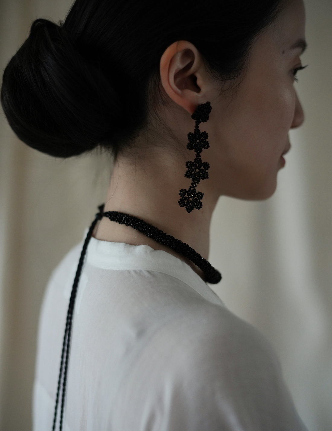 Beaded Flower Earrings・Black