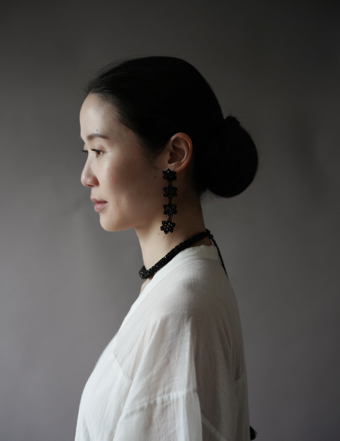 Beaded Flower Earrings・Black