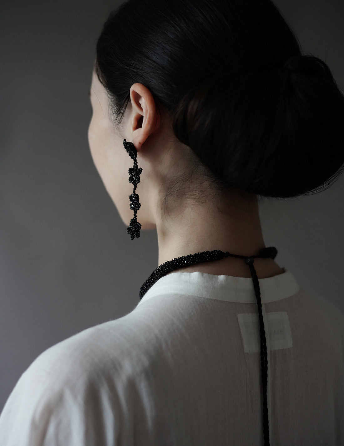 Beaded Flower Earrings・Black