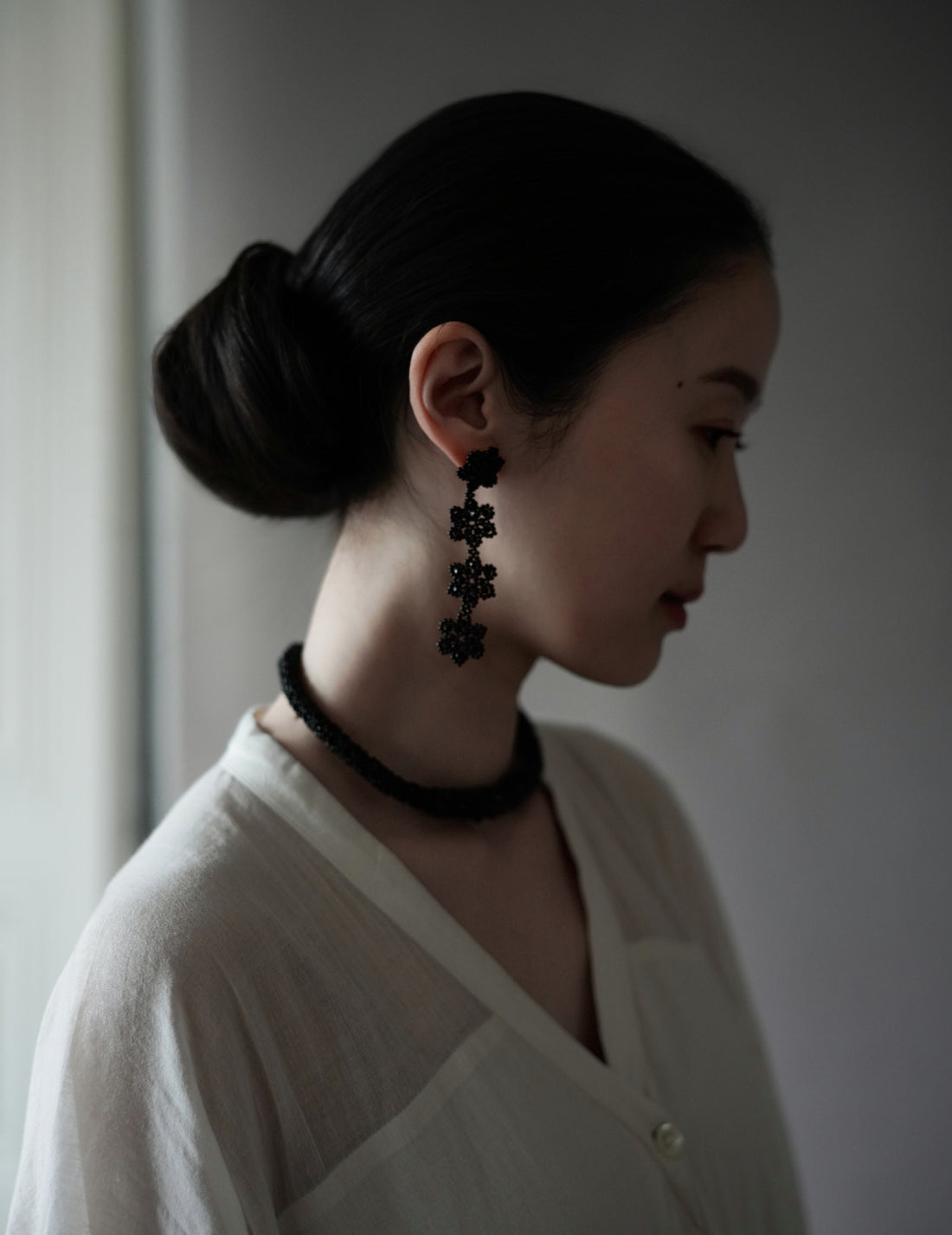 Beaded Flower Earrings・Black