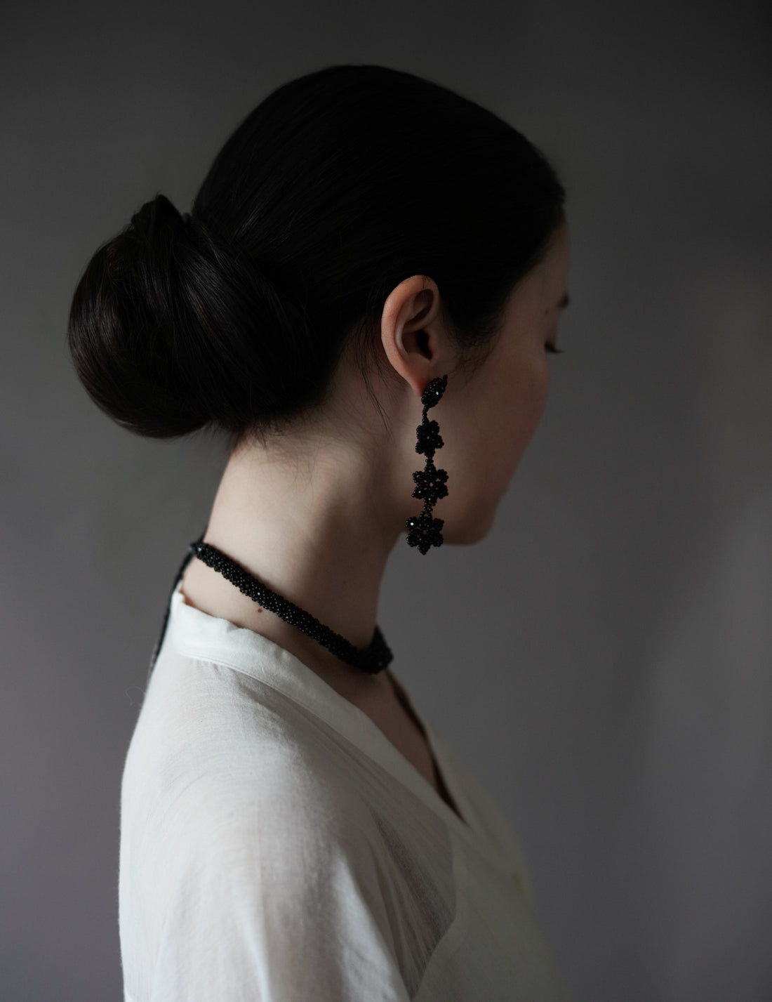 Beaded Flower Earrings・Black