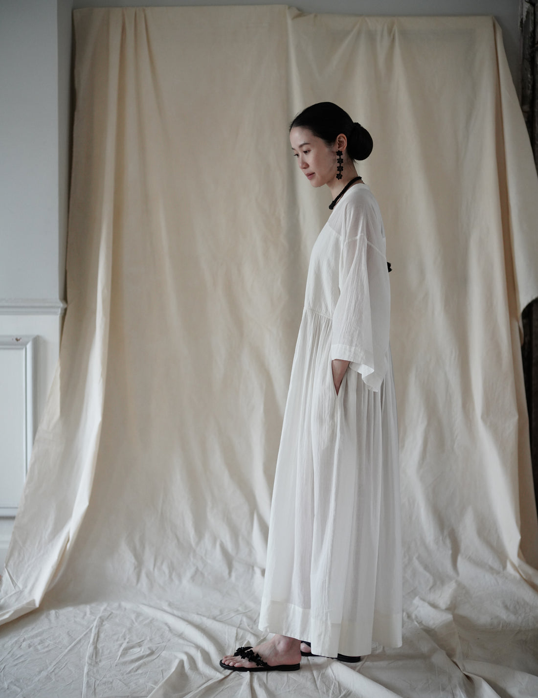 Beaded Flower Earrings・Black