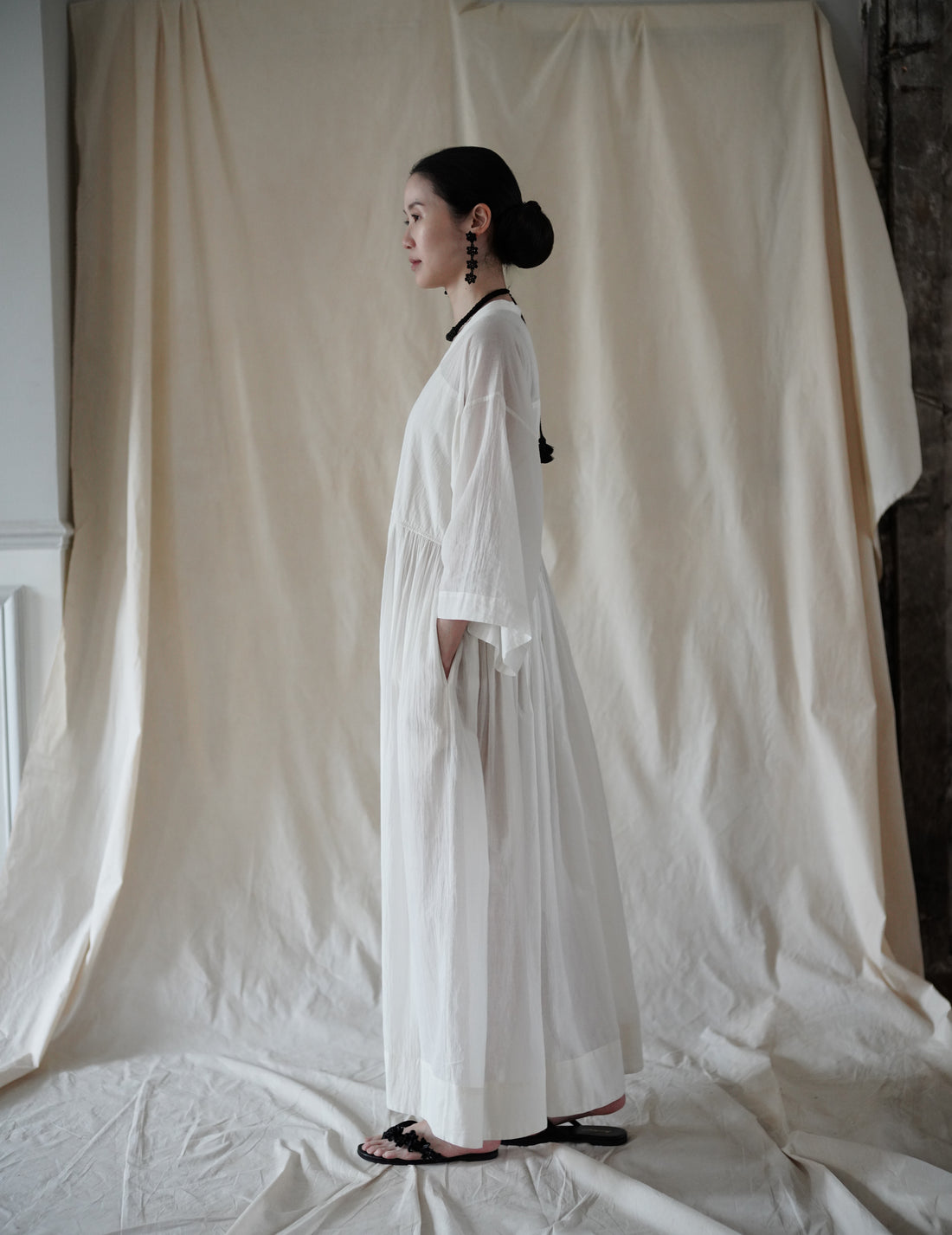 Beaded Flower Earrings・Black