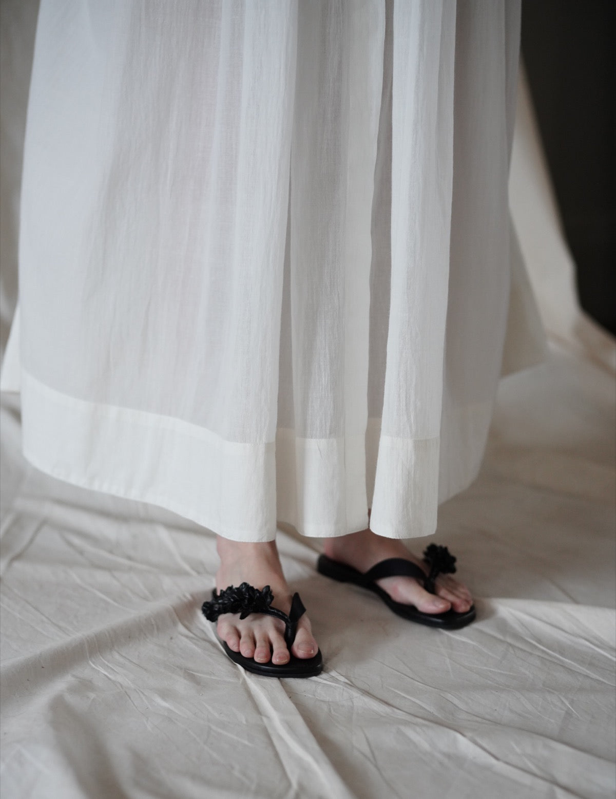 Floral Motif Sandals・Black