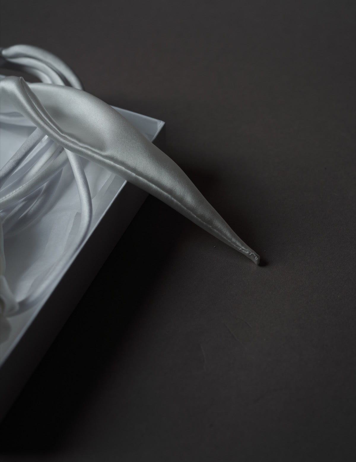 Floral Motif Silk Belt・White