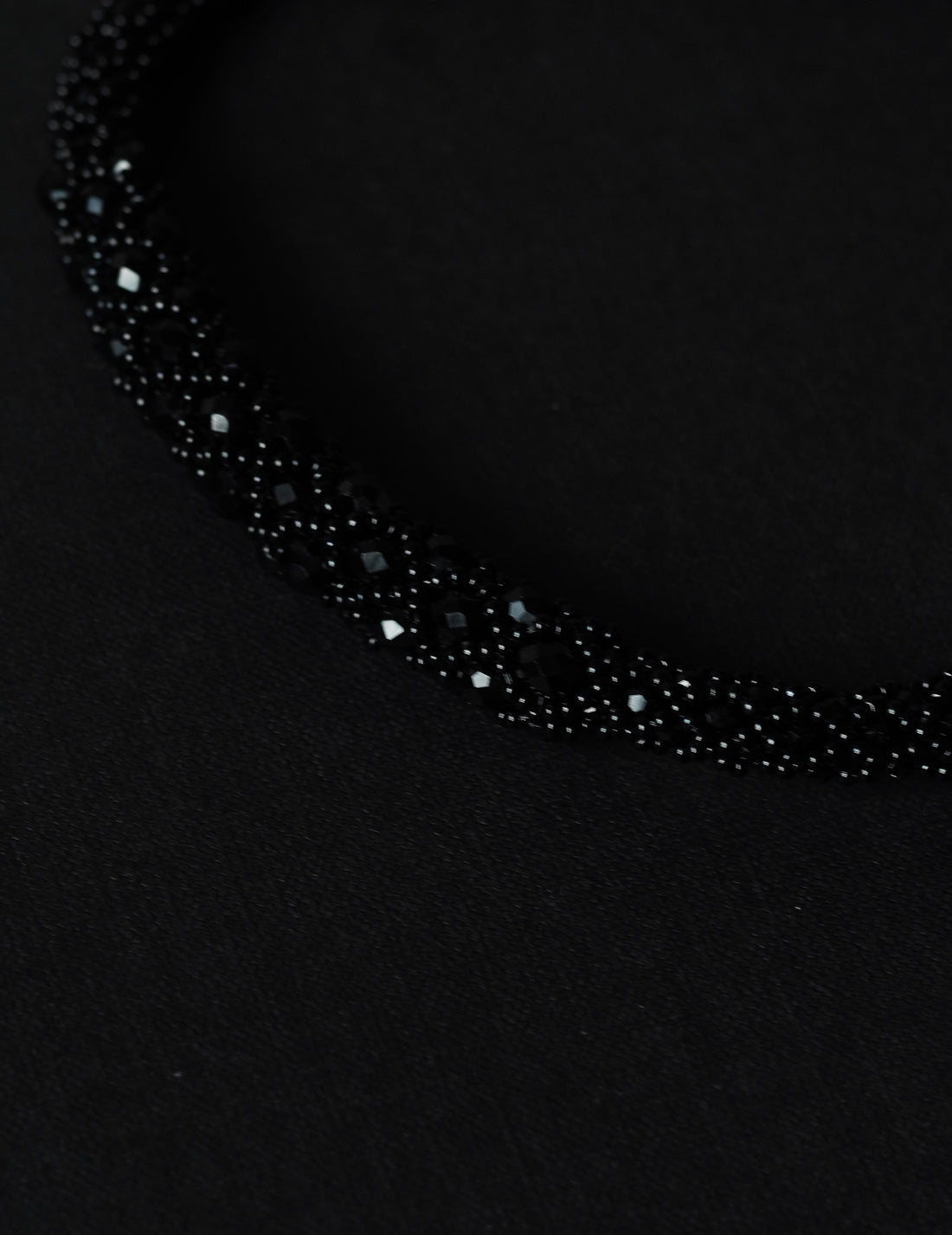 Snake Beaded Necklace・Black