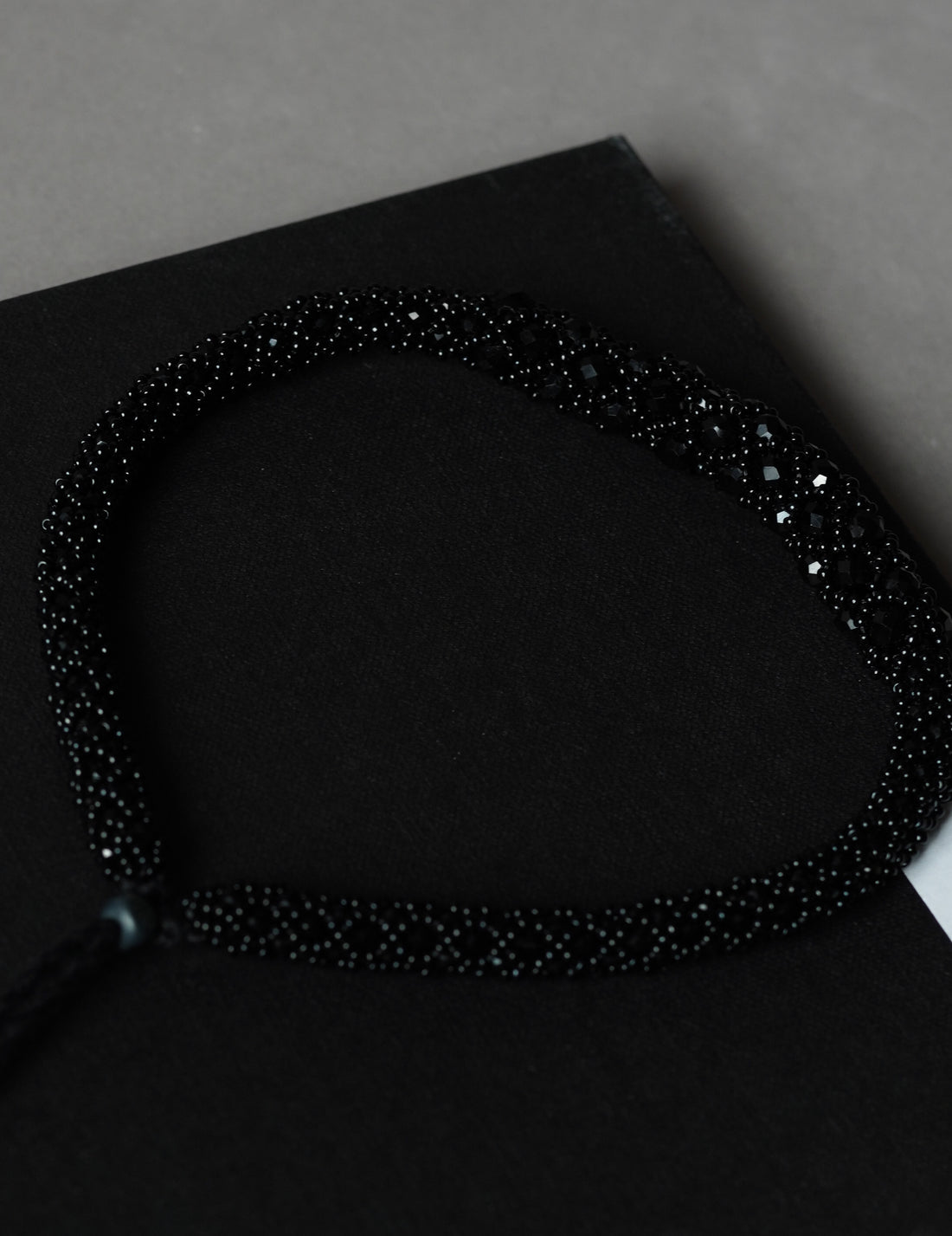 Snake Beaded Necklace・Black