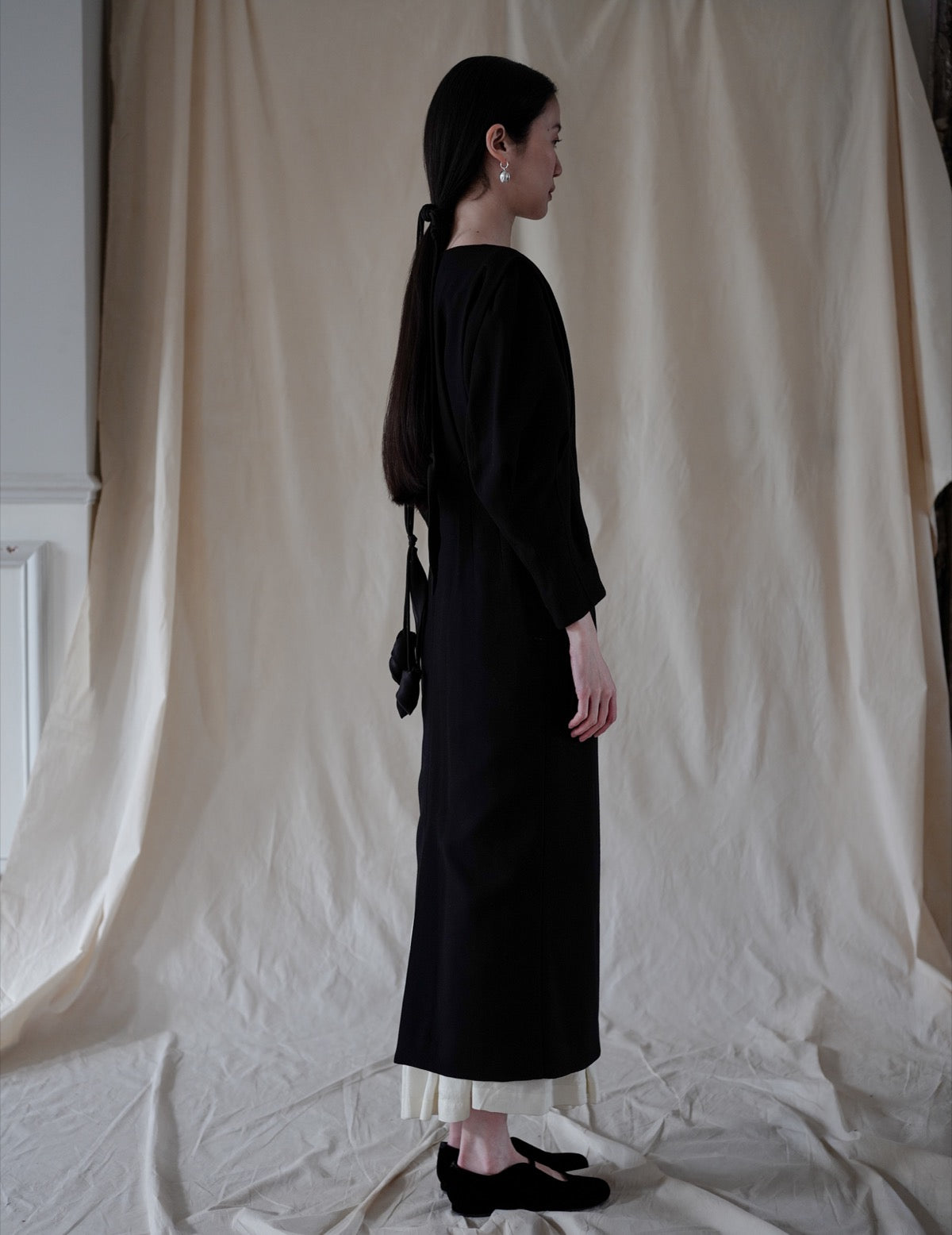 Floral Motif Silk Belt · Black