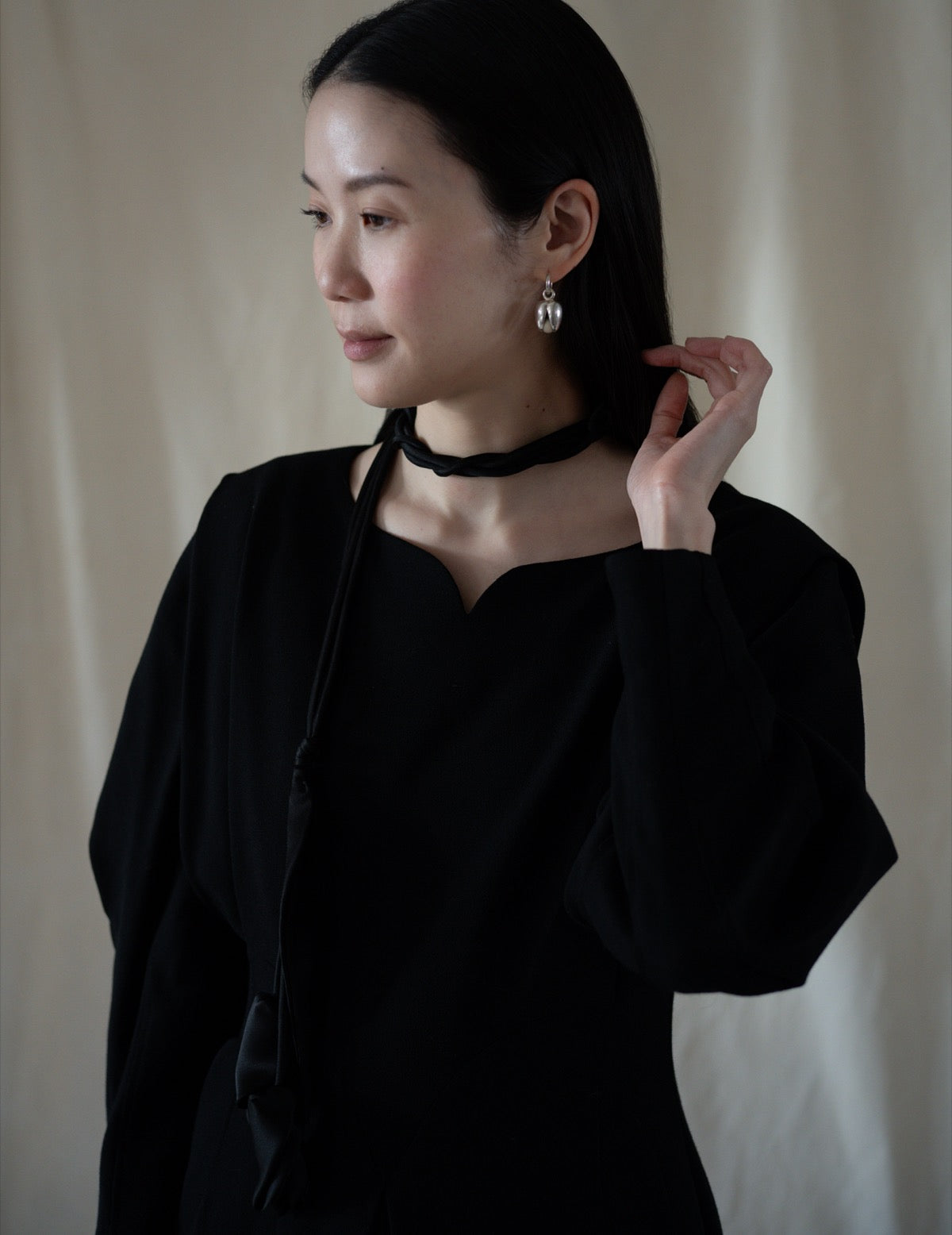 Floral Motif Silk Belt · Black