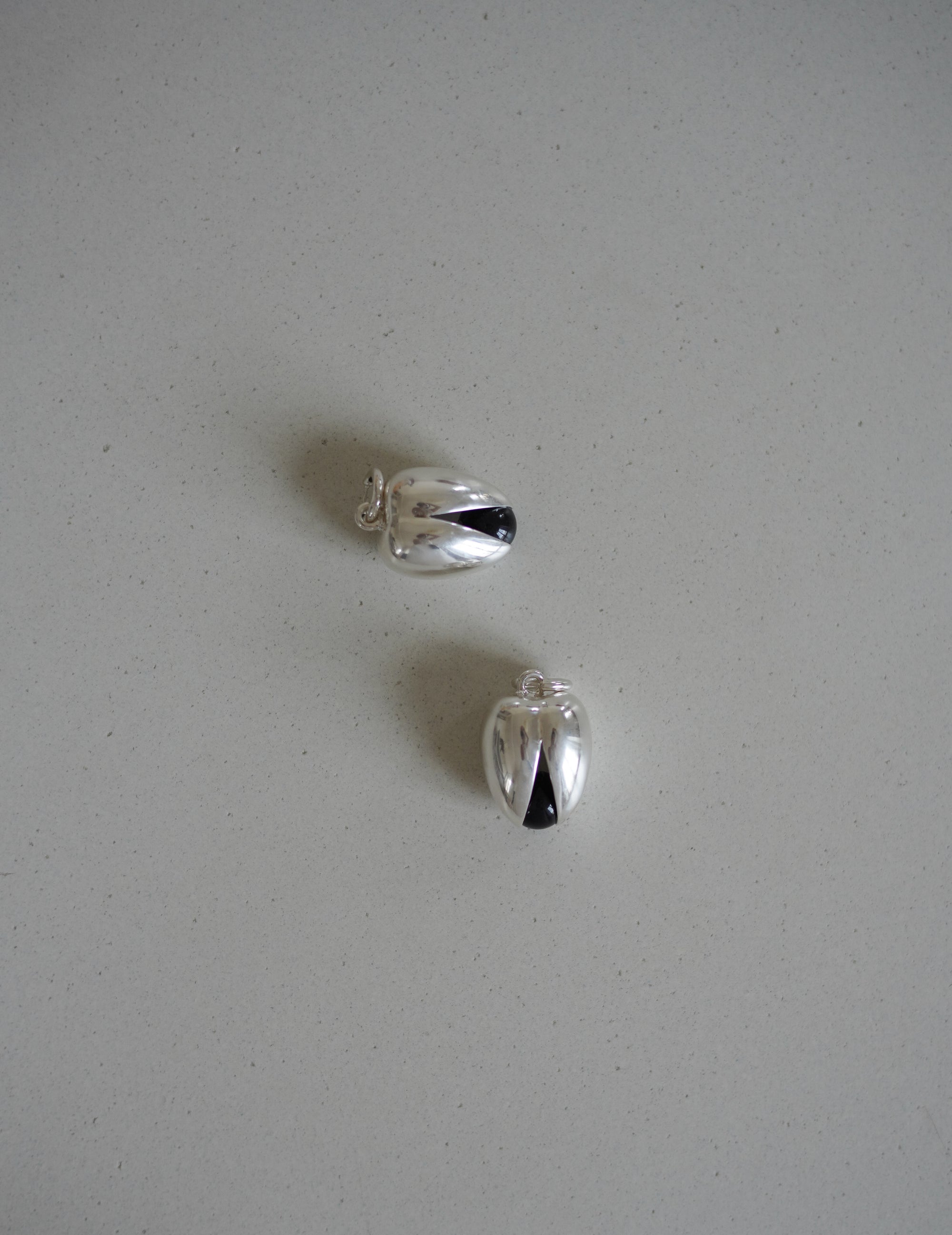 Open Pod Earring - Large - Silver/Black