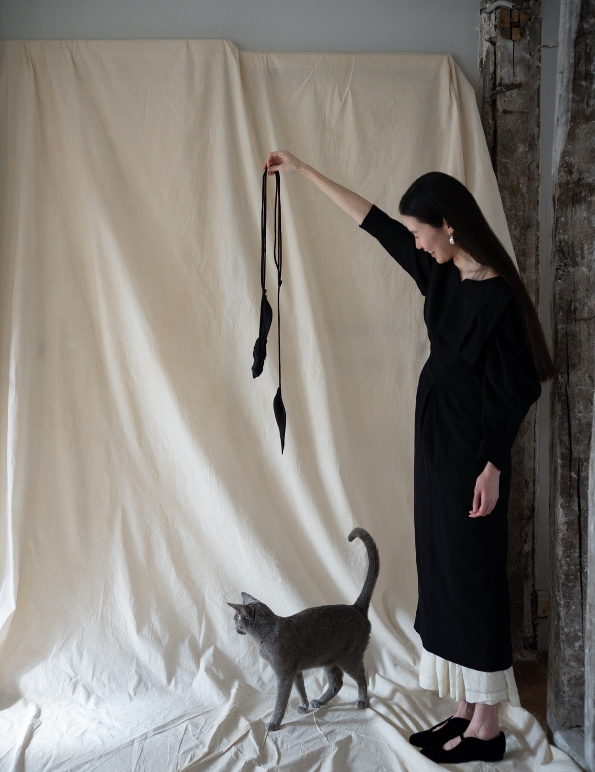 Floral Motif Silk Belt · Black