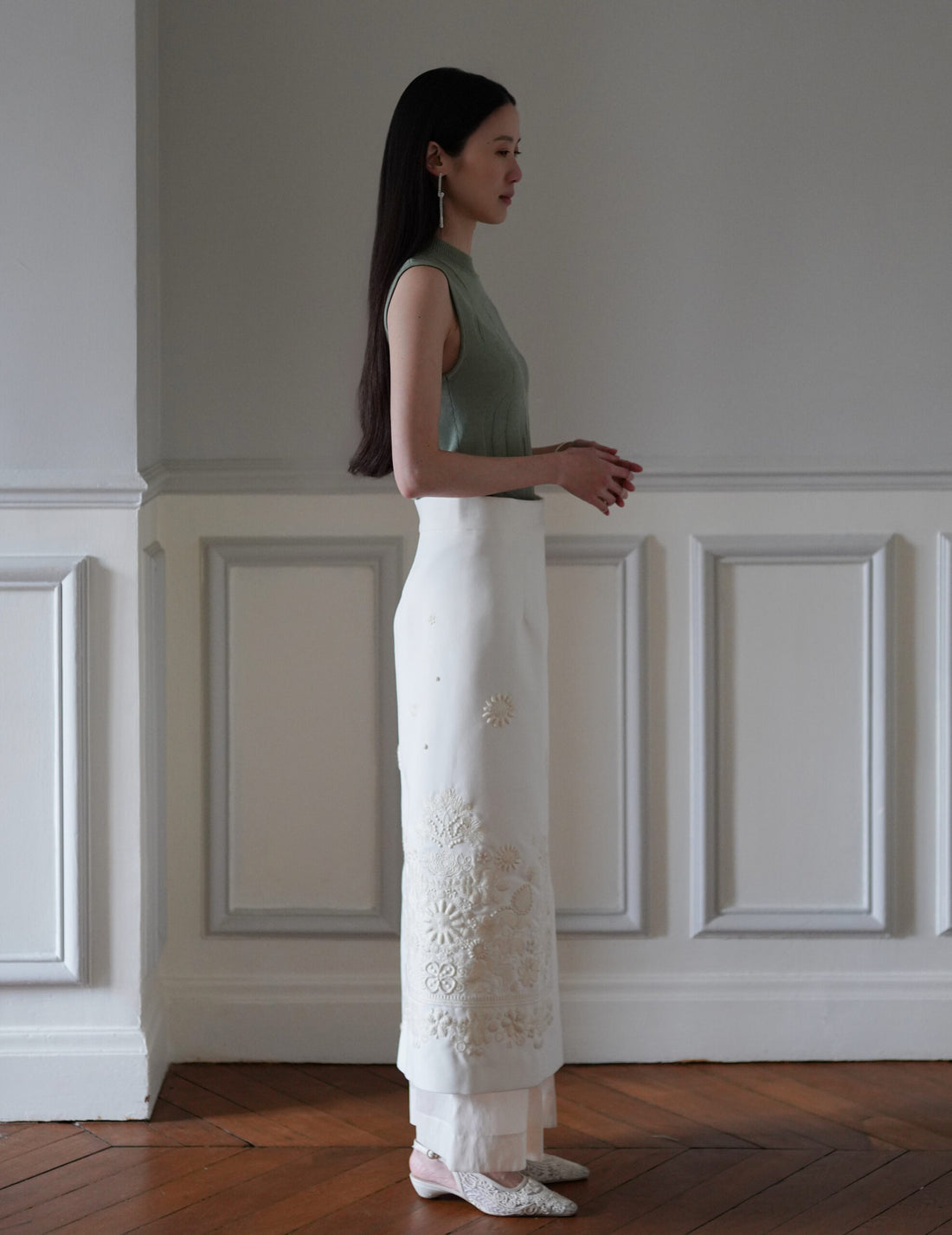 Mame Kurogouchi  |  Woman Figure Sleeveless Knitted Top・Lake Green (Exclusive Color)