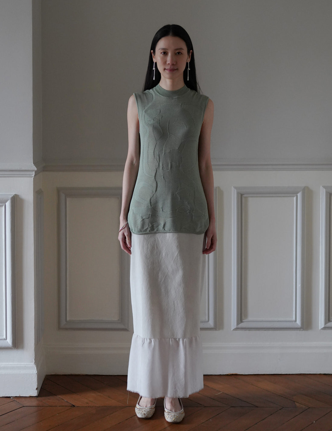 Mame Kurogouchi  |  Woman Figure Sleeveless Knitted Top・Lake Green (Exclusive Color)