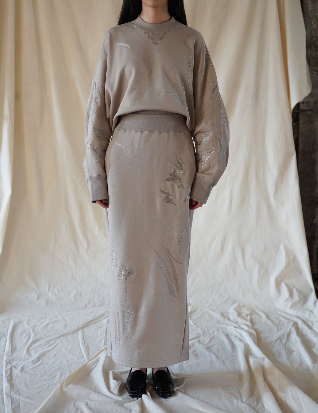 Mame Kurogouchi | Floral Motif Embroidered Sweater Skirt · Beige