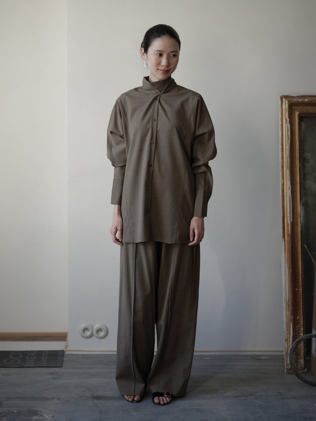 Wool Tie-Neck Shirt・Brown